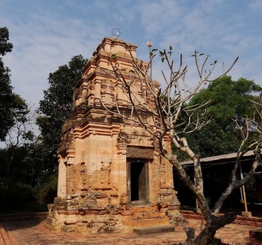 Du lịch tháp cổ Bình Thạnh